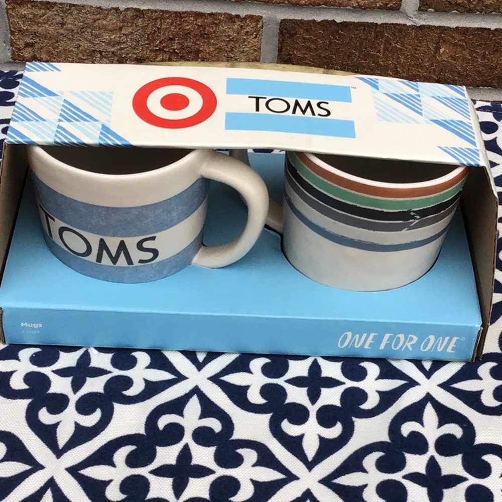 New Toms Set of Two Mugs Simple is Beautiful New
